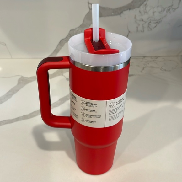 Stanley - 30 oz. LAVA (red) Quencher H2.0 Flowstate Tumbler w/Handle - NWT! - Picture 2 of 7